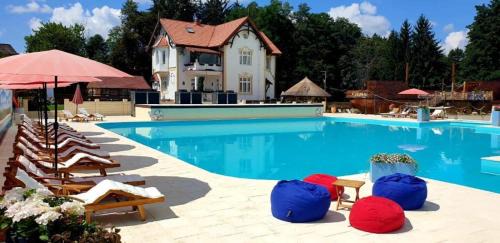 Avrig Hotel | Palatul Brukenthal Avrig