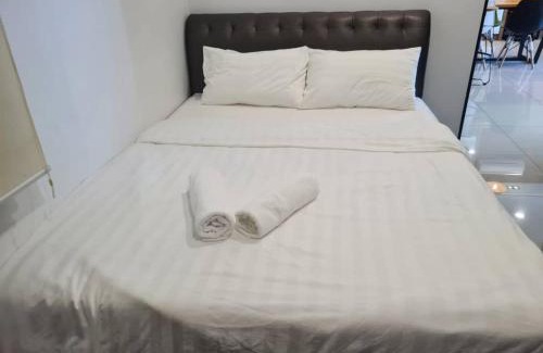Taman Mount Austin Apartment | Palazio Mount Austin Modern Stylish 3 bedrooms balcony pool view high floor by GDRAGON HomeStay