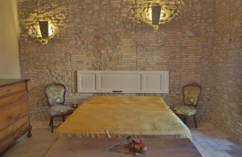 Roseto degli Abruzzi Apartment | Palazzo Antico nella piazza di Montepagano