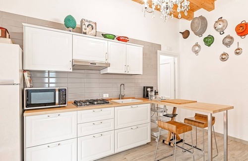 Albergheria Apartment | Palazzo dei Normanni Stylish Apartment