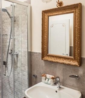 L'Aquila Bed & Breakfast | Palazzo dei Pavoni, Relais di Charme