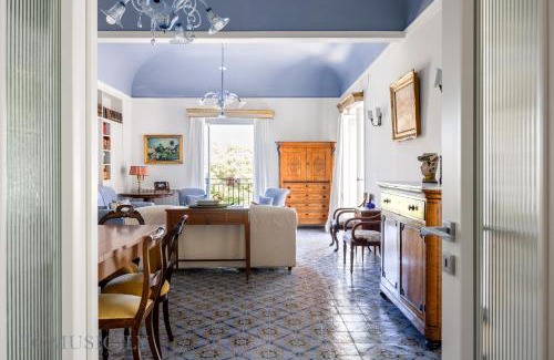 Kalsa Apartment | Palazzo Fatta Apartment by DomuSicily