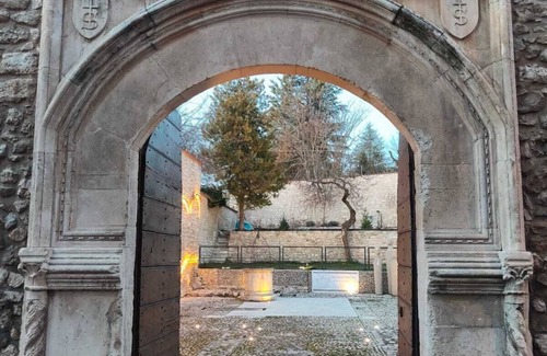 L'Aquila House | PALAZZO PASCALI suite in the historic center of L'Aquila with garden view