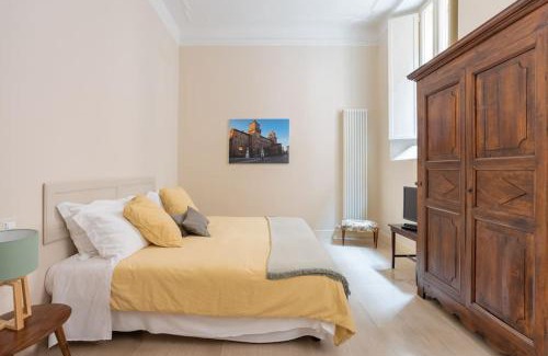 Ferrara Historic Centre Apartment | PALAZZO SABBIONI APPARTAMENTO LUSSO due CAMERE SOGGIORNO CUCINA