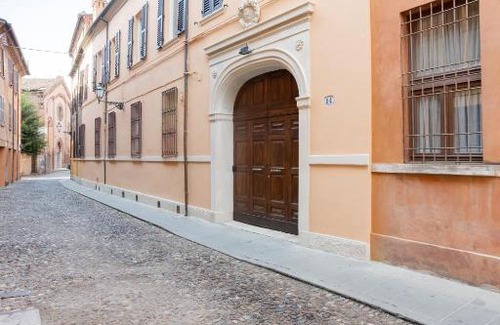 Ferrara Historic Centre House | PALAZZO SABBIONI CAMERA ROMANTICA della DUCHESSA