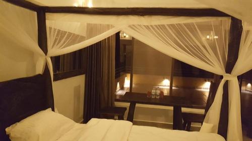Buhongo Hotel | PALEGA BEACH INN