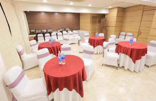 Sayajiganj Hotel | Palette Hotel Surya Vadodara