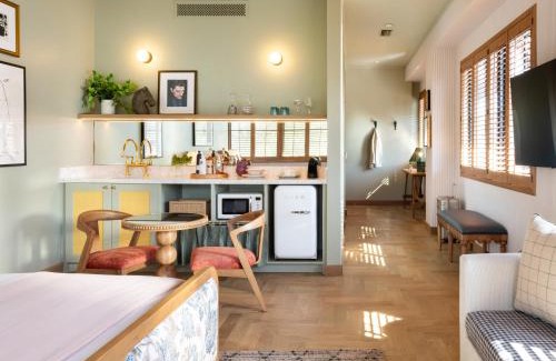 Hyde Park Hotel | Palihouse Hyde Park Village