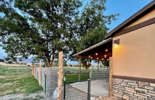 Palisade House | Palisade Pecan House - Fenced Yard on The Fruit and Wine Byway