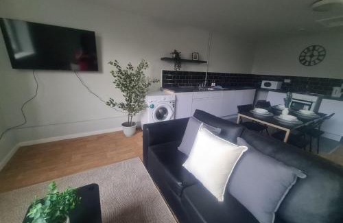 Sunderland Apartment | Pallion 4BR House