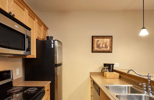 Golden Cabin | Palliser Lodge