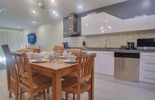 Palm Beach Apartment | Palm Beach, Las Islas Condo # 8