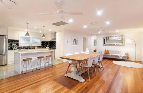 Palm Beach House | Palm Beach Oasis | Pool Sauna | Sleeps 11