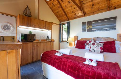 Palm Beach Ski Chalet | Palm Beach - SupaCute Cottage Free Wifi