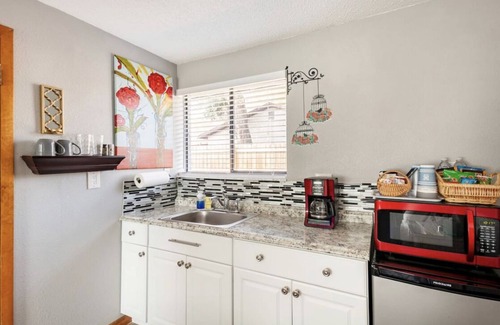 Spring Hill Apartment | Palm Breeze Private Entry Suite+Large Driveway near Weeki Wachee Springs 4 miles