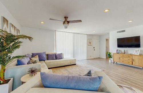 Palm Desert Apartment | Palm Breeze