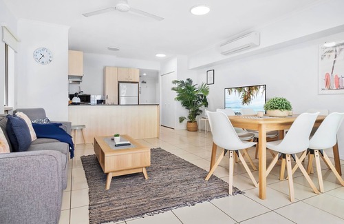Palm Cove Apartment | Palm Cove Oceanfront Resort Two-Bedroom Apartment