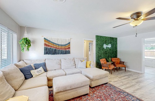 Winter Haven House | Palm Frond Place | House in Winter Haven with a game room, pool, and in-home gym