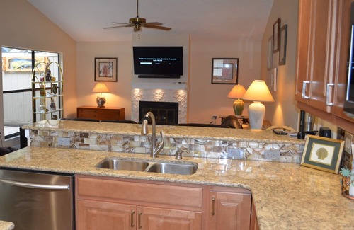 Palm Harbor House | Palm Harbor style family resort