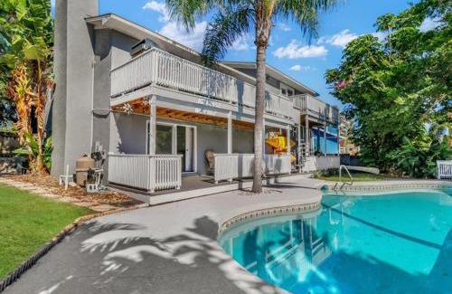 Palm Harbor House | Palm Harbor Waterfront with pool & Game room