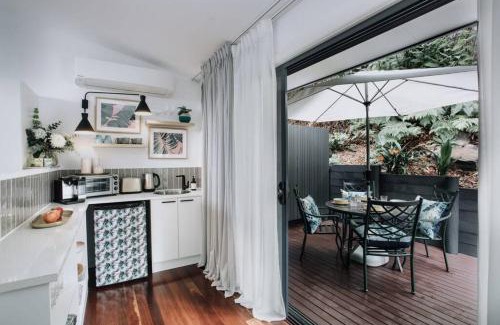 Terrigal Apartment | Palm House - by Coast Hosting