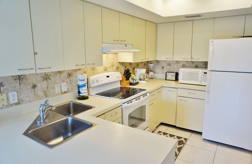 Palm Island Villa | Palm Island 1 Bedroom Deluxe Villa by RedAwning