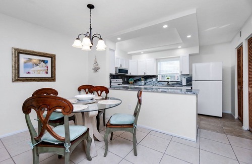 Englewood South House | Palm Manor 3-102 Close to Manasota Key