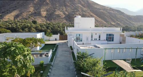 Wadi Bani Khalid Ski Chalet | Palm Oasis Rest House