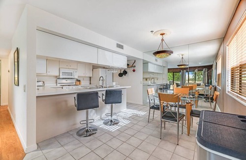 Racquet Club Estates Condo | Palm Springs 2-bedroom Condo. Panoramic views! Garage, Pool, Hot Tub
