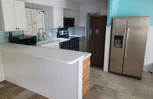 Terra Ceia House | Palm tree paradise home between St Petersburg and Sarasota. Near gulf beaches!