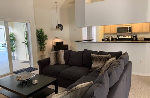 Spring Hill Villa | Palm Villa - A 3 bedroom property near golf courses and beaches.