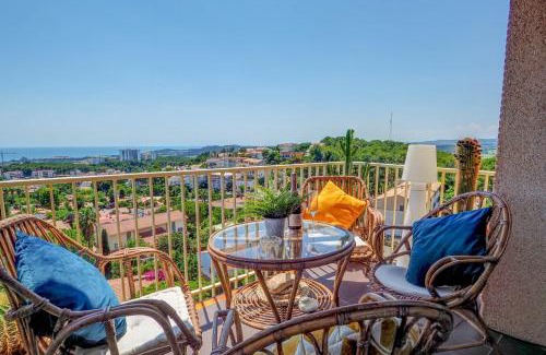 Vallpineda Apartment | Palma Fiesta Apartment by Hello Homes Sitges