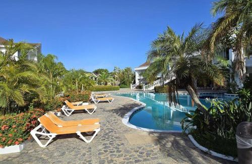 Corozal Villa | Palma Real La Ceiba Beach House