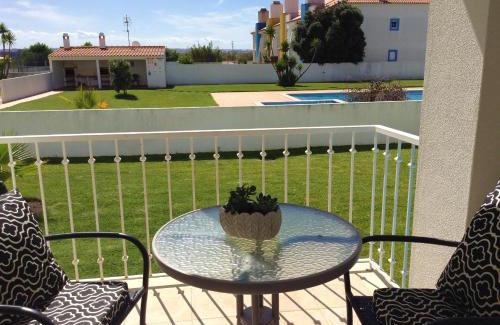 Ferrel Apartment | Palmeiras Apartement - T1 com Piscina