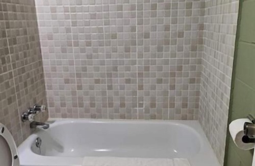 North Frontenac Hotel | PALMERSTON LAKE MOTEL