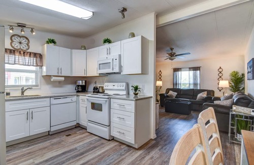 Palmetto House | Palmetto Point - 2 Bed, 2 Bath, 55+ Community. 85-day minimum stay