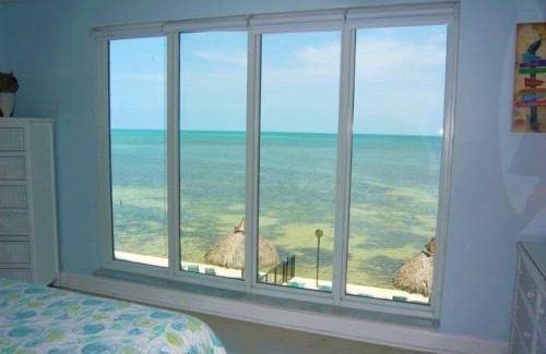Islamorada House | Palms 313