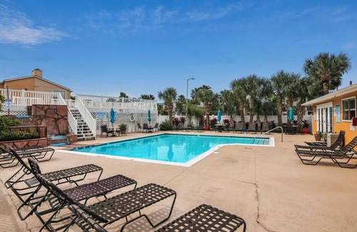 Galveston Condo | Palms at Cove View 806 - Bougie Beach Bungalow