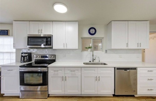 Surfside Beach House | Palms Getaway - 3/2 Surfside Beach, TX - Family Friendly and Pet Welcoming