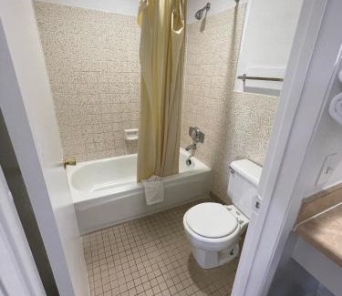 Palmdale Hotel | Palms Inn & Suites