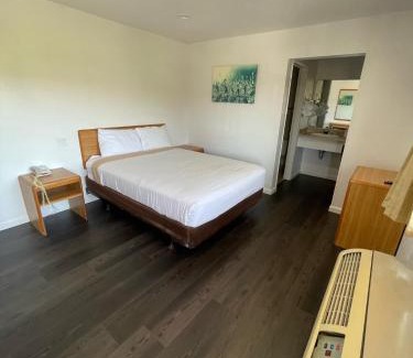 Palmdale Hotel | Palms Inn & Suites