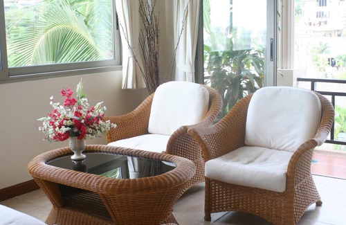 Nanai Road Hotel | Palmview Resort