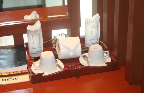 Nanai Road Hotel | Palmview Resort