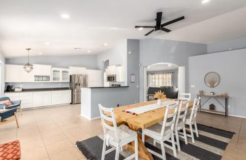 Glendale House | Paloma Crush Near Cardinal Stadium & Football Fun