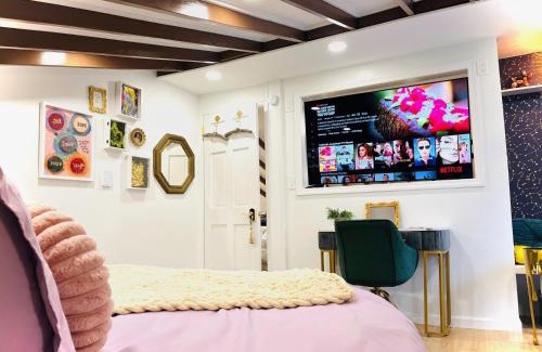Highmount Apartment | Paloma, Large Attic Apartment
