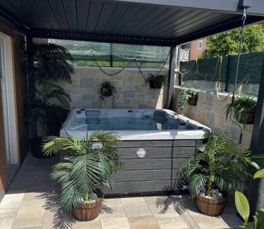 Sinj House | Palomino house