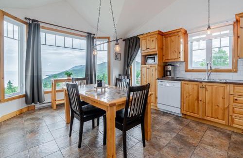 Petite-Riviere-Saint-Francois Apartment | Panoramic view 2CH Fireplace BBQ Terrace - High Unit