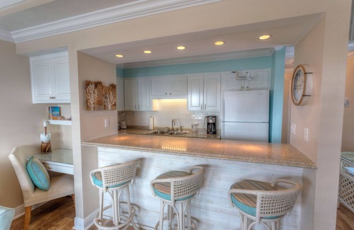 Gulf Lagoon Beach Condo | Panama Breeze! Serene, and Comfortable!