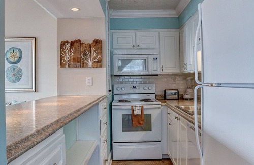 Gulf Lagoon Beach Condo | Panama Breeze! Serene, and Comfortable!