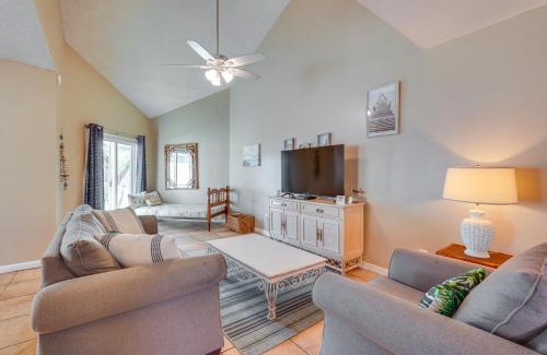 Holiday Beach Apartment | Panama City Beach House Walk to Beach and Boat Ramp